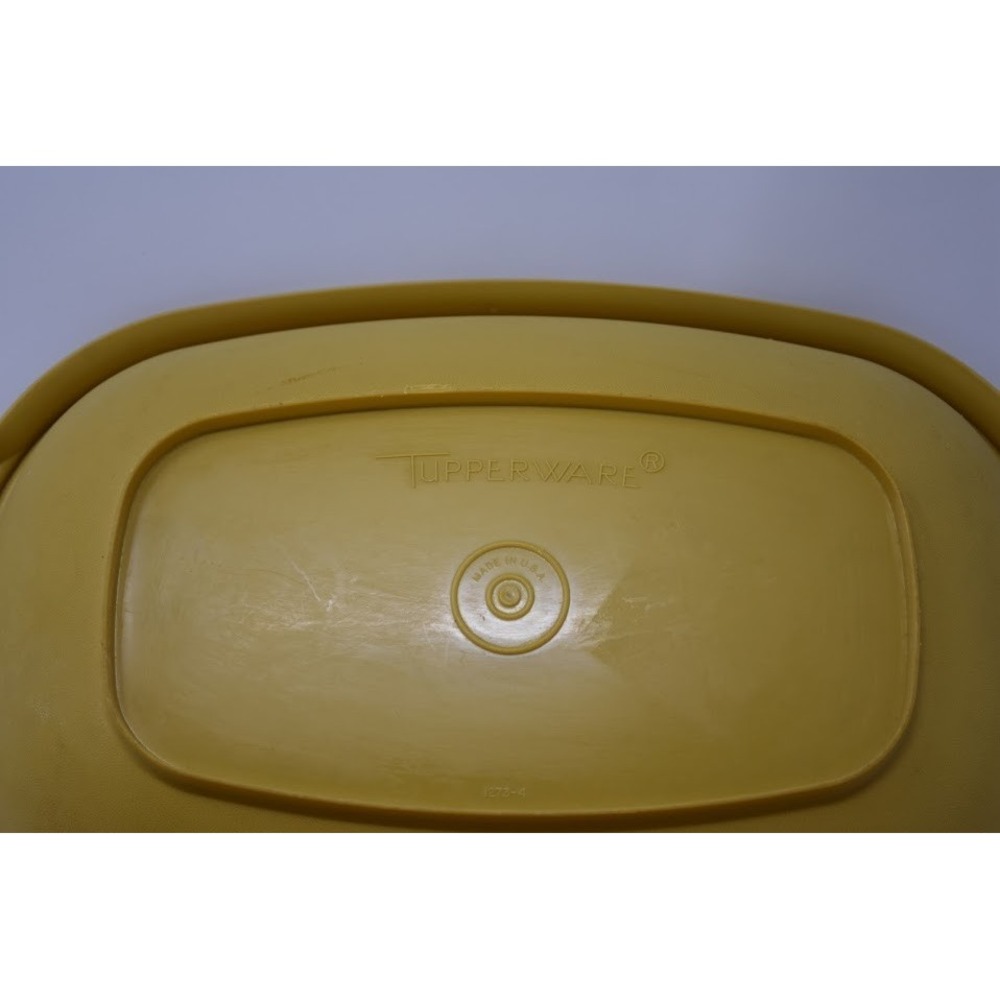 Vintage Tupperware Harvest Gold Oval Casserole Dish w Lid Made in USA - Picture 5 of 6